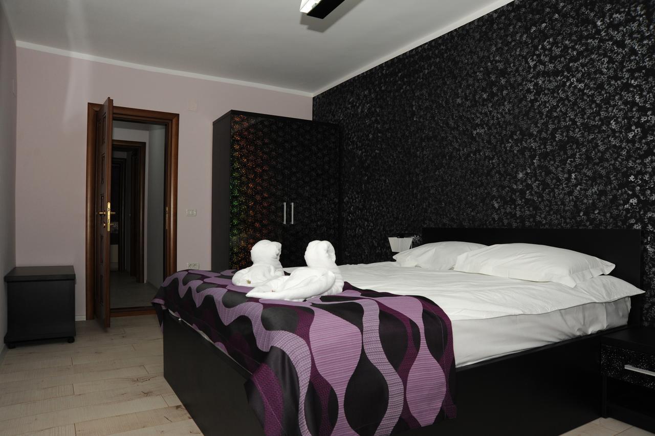 Bed and Breakfast Castelul De Smarald à Pangaracior Extérieur photo