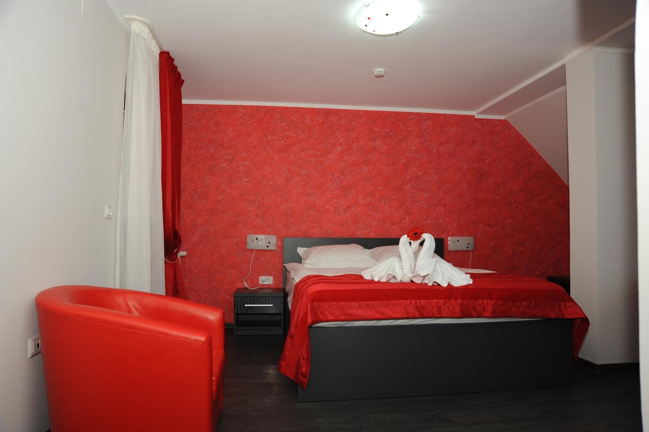 Bed and Breakfast Castelul De Smarald à Pangaracior Extérieur photo