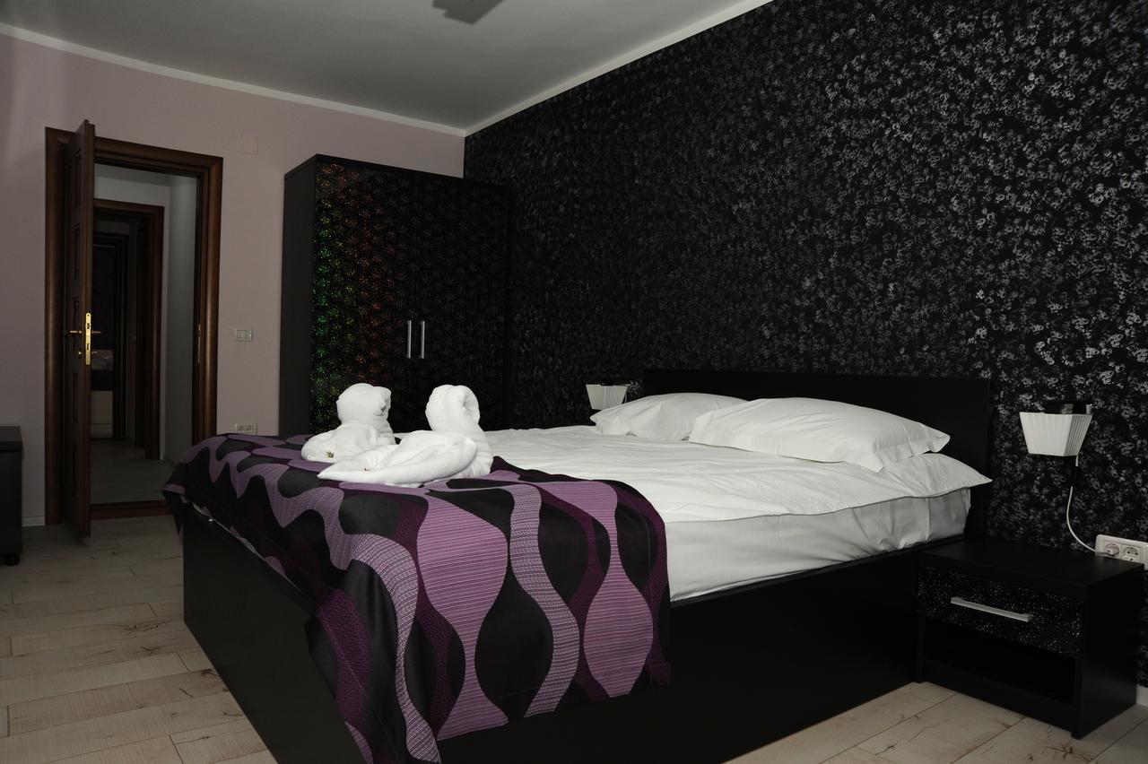 Bed and Breakfast Castelul De Smarald à Pangaracior Extérieur photo